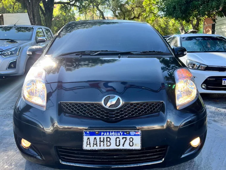 Toyota New Vitz 2008 negro